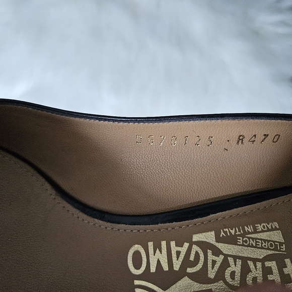 Salvatore Ferragamo Pola Stitc Peep Toe Pumps Size 6B - Picture 5 of 11